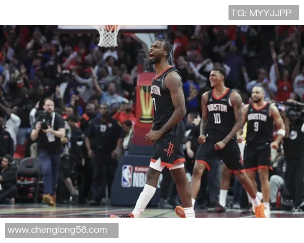 美媒分析:申京保持三分威胁 火箭需突破阿门与亚当斯空间限制